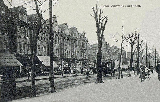 Postcard photo of Chiswick High Road and King Street, Hammersmith, c. 1900