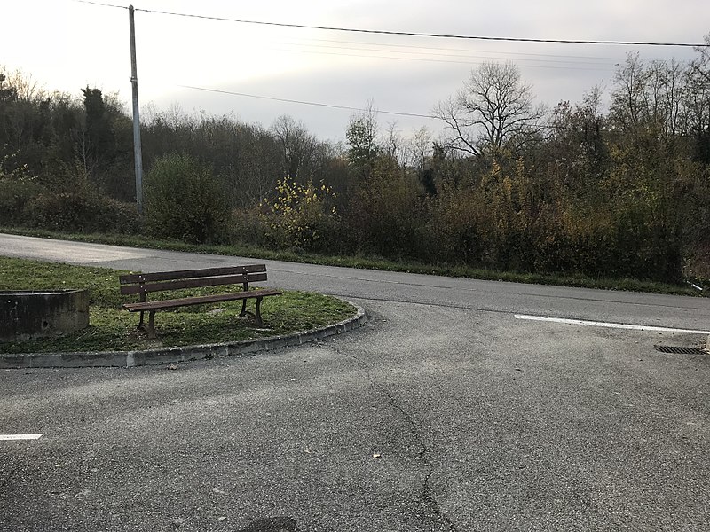 File:Cimetière de Mollon (Villieu-Loyes-Mollon, Ain, France) en novembre 2017 - 16.JPG