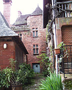 Un carrer a Collonges-la-Roja