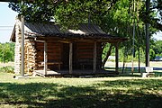 Wise County Heritage Museum / Woody Cabin