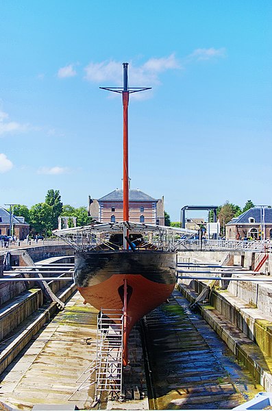 File:Den Helder - Willemsoord - View West on Zr.Ms. Bonaire.jpg