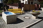 Миниатюра для Файл:Dornburg - Bench and Fountain.JPG