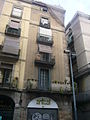 Edifici d'habitatges al carrer Consolat de Mar, 25 (Barcelona)