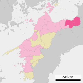 Situering van Shikokuchuo in de prefectuur Ehime