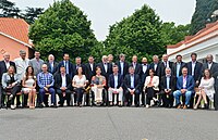 El presidente Mauricio Macri junto con los gobernadores de las provincias argentinas.jpg