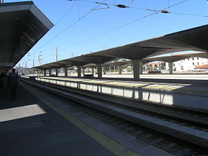 Bahnhof Porto-Campanhã: Geschichte, Lage und Anlage, Verkehr