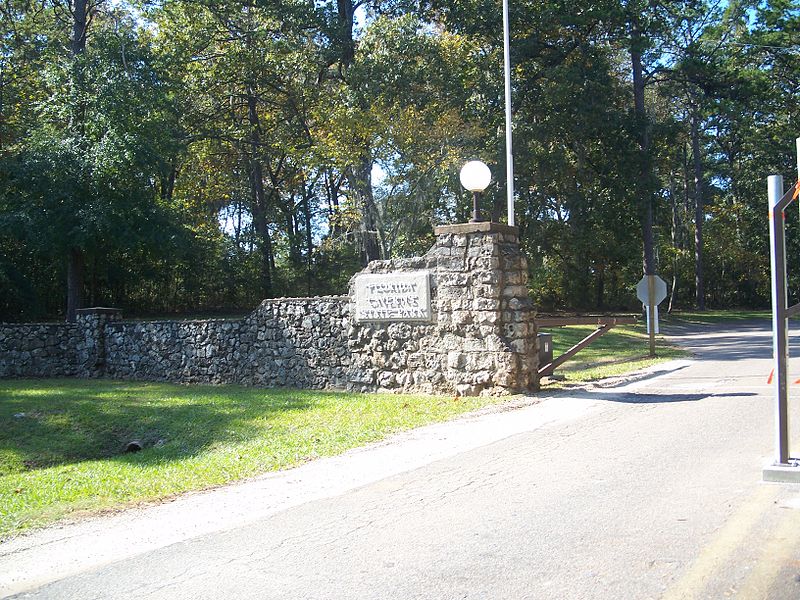 File:Florida Caverns SP entr02.jpg