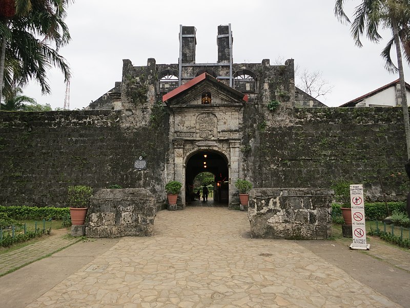 File:Fort San Pedro - main entrance.jpg