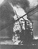 Fotothek df rp-e 0170084 Люббен (Spreewald). Brennende Mühle, aus, Die Mühle, 1934.jpg