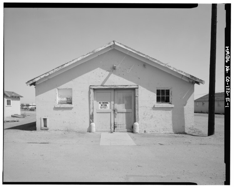 File:Front (south) of building 255. - Fitzsimons General Hopital, Building 255, North side of East O'Niell Avenue, between Tenth and Twelfth Streets, Aurora, Adams County, CO HABS COLO,1-AUR,2E-1.tif