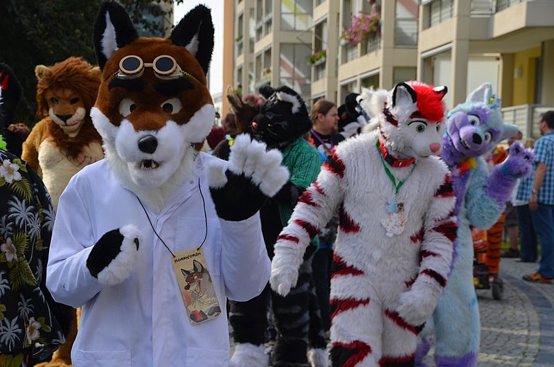 File:Furry Parade @ Eurofurence 19 - Flickr - tm-md (185).jpg