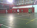 Niños jugando fútbol de salón en la Sede Boyacá.