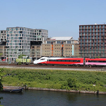 A V250 being towed back to depot after the train's introduction proved to be a massive failure.