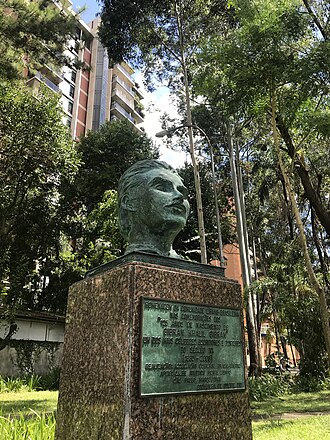 Statue of Lebanese-American writer Gibran Khalil Gibran in Sao Paulo, Brazil GIBRAN KHALIL GIBRAN 10.jpg