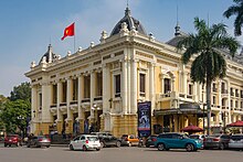 Hanoi Opera House, 24 December 2016.jpg