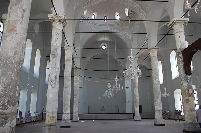 File:Heilige-Dreieinigkeits-Kirche, innen; Sivrihisar, Eskişehir;.jpg