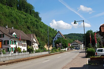 How to get to Hölstein with public transit - About the place