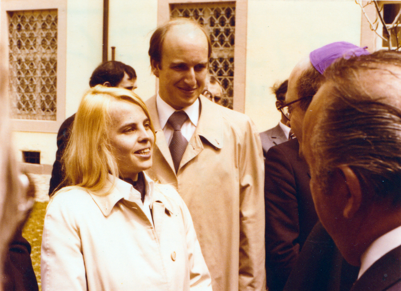 File:Hortense von Gelmini, Wilderich Droste zu Hülshoff, Dr. Oskar Saier, Dr. Emil Schill, 1978 Katholikentag.png