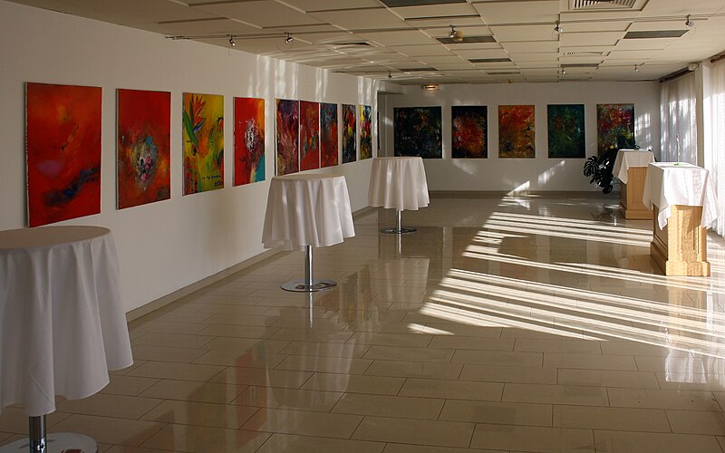 File:Hotel corridors Hotel Burgenland in Eisenstadt Oesterreich.JPG