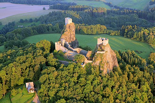 Château de Trosky : vue aérienne.