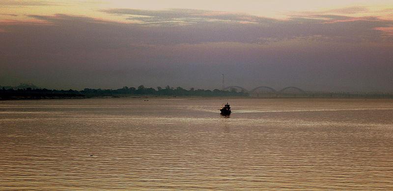 File:IRRAWADDY RIVER FERRY JOURNEY FROM BAGAN TO MANDALAY MYANMAR FEB 2013 (8569263154).jpg