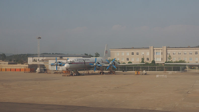 File:Ilyushin Il-18 (14960762229).jpg