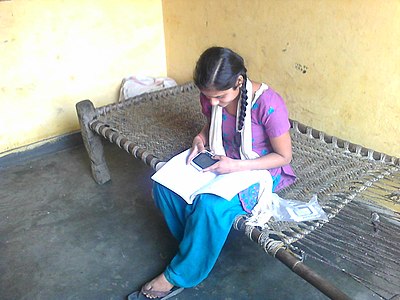 India student using Wikireader