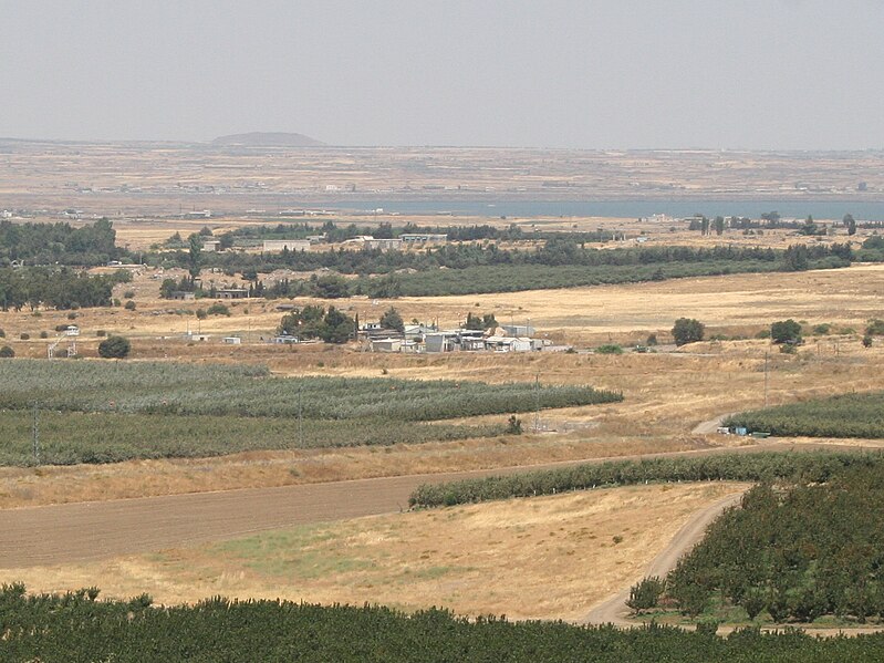 File:Israel-Syria Quneitra Crossing.jpg