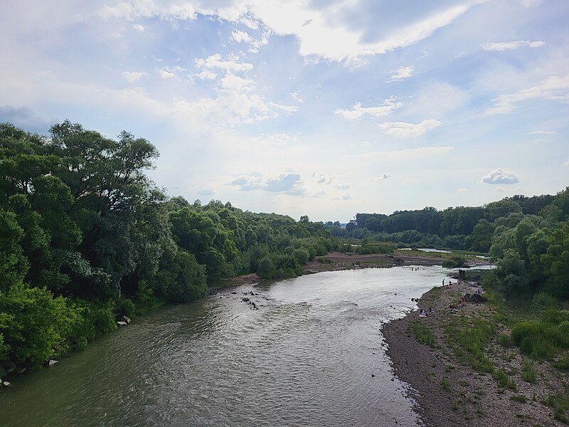 File:Ivano-Frankivsk River View.jpg