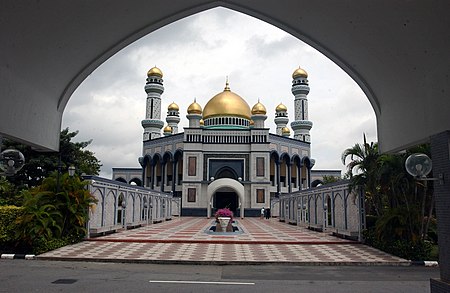 JAME’ASR HASSANAL BOLKIAN MOSQUE IN BANDAR SERI BEGAWAN, BRUNEI.jpg