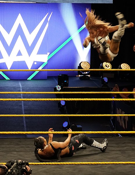 File:Kairi Sane elbow drop.jpg