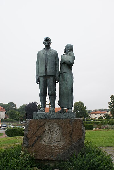 File:Karlshamn auswandererdenkmal.jpg