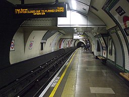 Kennington station Bank northbound look south