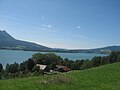 Staţiunea Mondsee se află în colţul îndepărtat al lacului