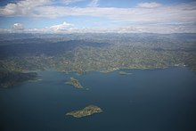 Lake Kivu (20439784294).jpg