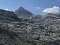 Le lapiaz de la Pierre Saint Martin (Pyrénées Atlantiques), l'un des plus grands lapiaz de France[7].