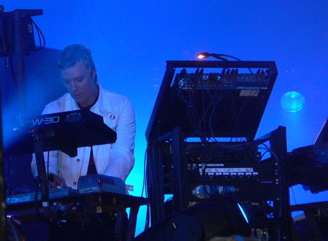 Liam Howlett live in August 2005.