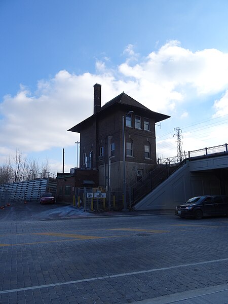 File:Looking southeast at the Cherry Street Rail Control Tower, 2015 01 23 (2) (16350087361).jpg