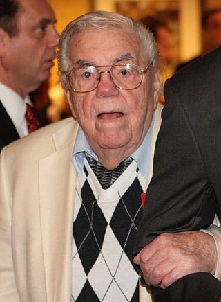 <span class="mw-page-title-main">Lou Duva</span> American boxer, boxing trainer
