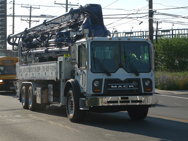 File:Mack Terrapro (16488983142).jpg