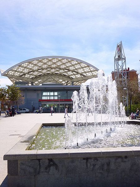 File:Madrid - Puente de Vallecas- Entrevías-Asamblea de Madrid.JPG