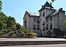 Aix-les-Bains in Savoie, which was awarded 4 flowers, also gained its second Golden Flower in 2017. Mairie aix les bains 73.JPG
