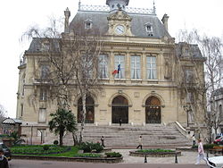 Сградата на кметството в Аниер сюр Сен
