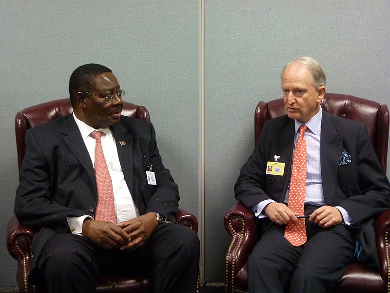 File:Meeting Malawian Foreign Minister Professor Arthur Peter Mutharika (6175272731).jpg