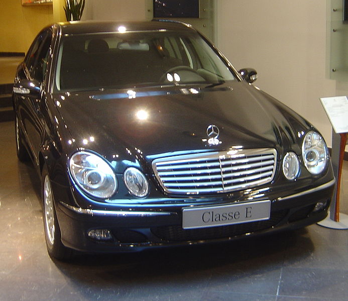 صورة:Mercedes Benz Classe E dsc06449.jpg