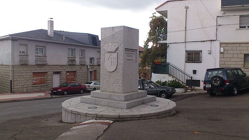 File:Monumento a los Canteros de Valdemanco.jpg