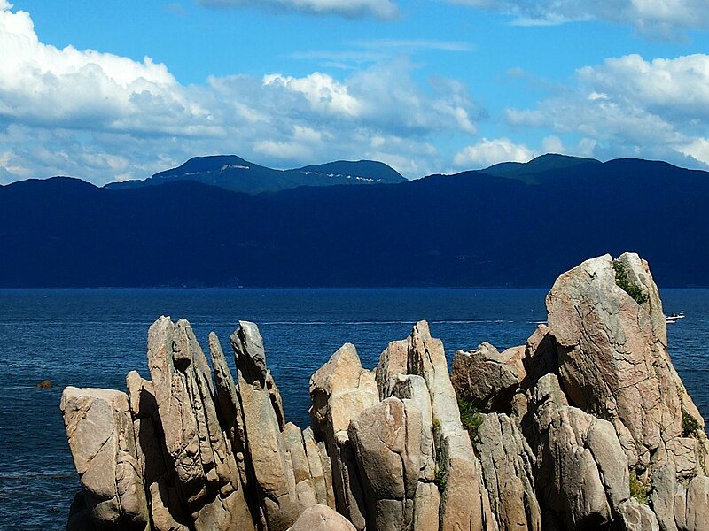 File:Mount Honoke-yama seen from Tateishi.jpg