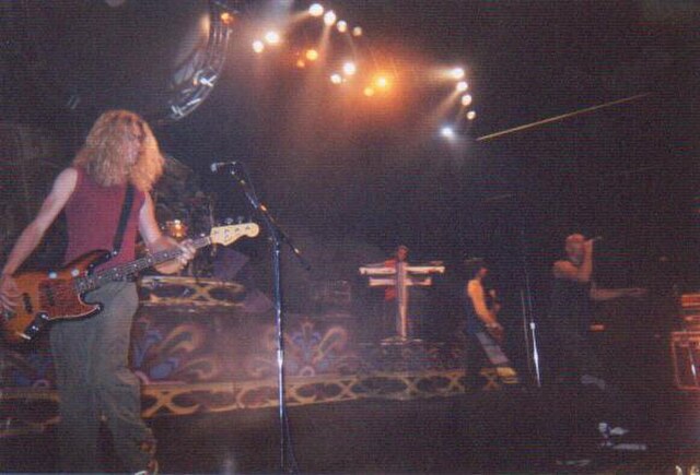 Newsboys at the 2001 National Lutheran Youth Gathering, with Phil Joel in the foreground