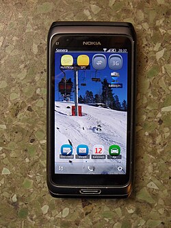 Nokia E7-00.