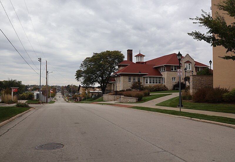 File:North Barstow Street, Waukesha (October 2023) 04.jpg